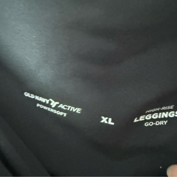 ❇️Old Navy Black High-Rise Go-Dry Leggings 2 for $22❇️ - Picture 2 of 7